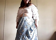 Chubby Layla Dancing & Stripping