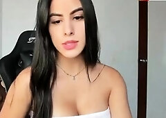 Cute amateur webcam teen girl toying pussy on webcam