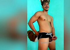 Cubanfox, Furry, Masturbandose Su Enorme Polla De 24 Cm