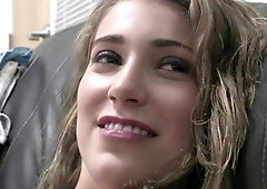 Casting Vicky's young pussy