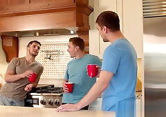 College roommates invite gym buddies for gay bareback orgy