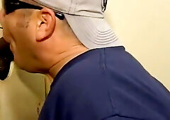 PHILADELPHIA-VERY TALL BRAWNY DISCREET HUNG DL BOYFREND