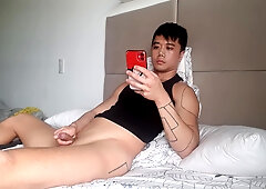 Morning fap off witnessing porno from the smartphone Part 1