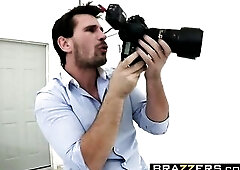 Brazzers - Milfs Like it Large - Amber Lynn Manuel Ferrara - Centerfold Me Over