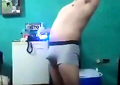 Jesus en boxer tocandose el pene episodio 7