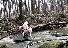 nineteen yr senior Jesse Gold drains off and jizzes in a sea then nearly gets caught