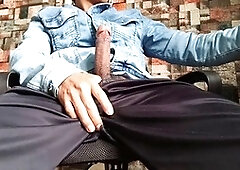 Solo, close up, straight guy