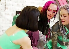 Femdom Anuskatzz dominates Trans Hotty with her Latex bitch goddess allies with Belt on and Sex tool