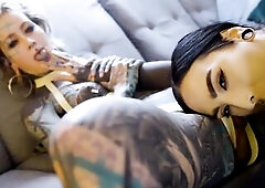 Femdom-goddess Nux Vomica with her Burlesque alt look and large titts enjoys to ANAL bang Anuskatzz. Use her as her little bang doll and gape her wide