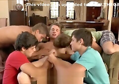 Boy Gets Full Tongue Service From His 4 Friends