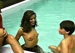 Retro porn in the garden