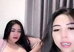 Cantik Vs Cantik Clara Dan Cici