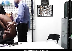 Ebony Teen Bangs a Loss Prevention Officer to Stay out Of Trouble - Myshopfuck