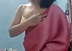 Gouthami reddy manthena showing her nude bra and navel show in bedroom video leaked