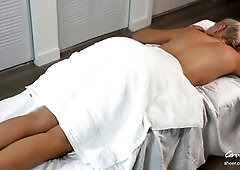 In-Home Massage Therapist banged Nasty Teen hard / Unexpected Sex / Amateur pair CarryLight