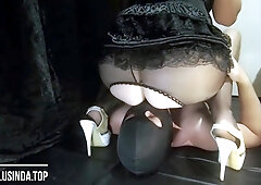 Femdom Mistress Lusinda. Inserting Banana And Feeding From Ass Hole 2