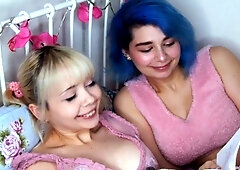 Amateur blonde lesbians