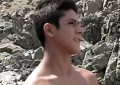 Twink Masturbates On The Beach