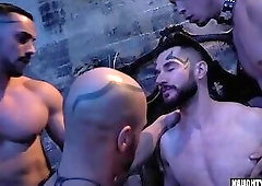 Muscle bear bound with facial cum